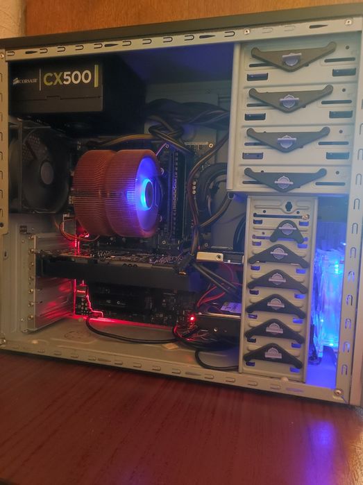 Продавам гейминг компютър