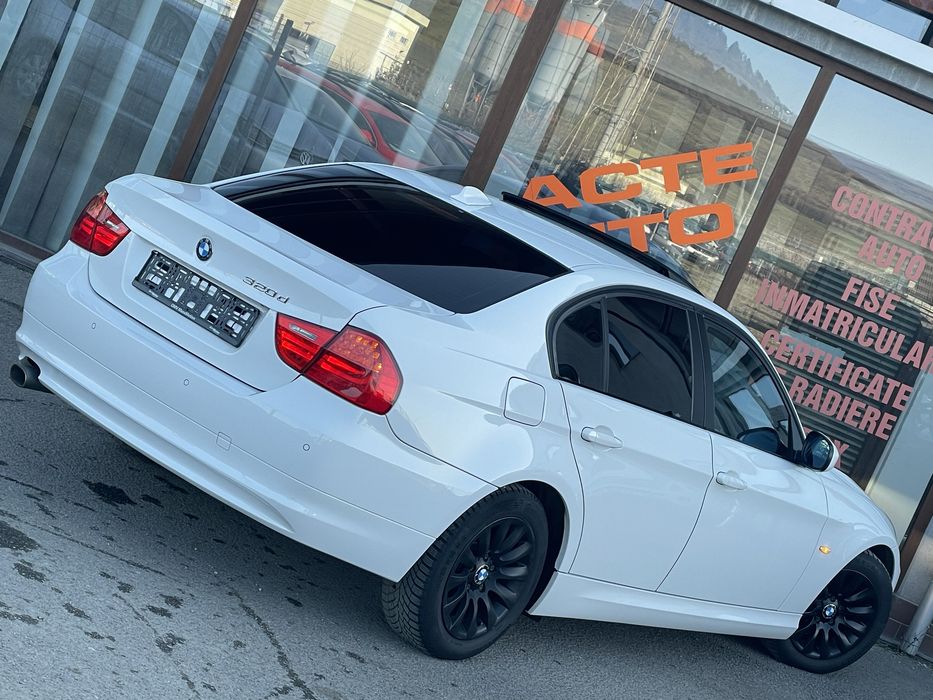 BMW 3 Series 2010 — imagine 5