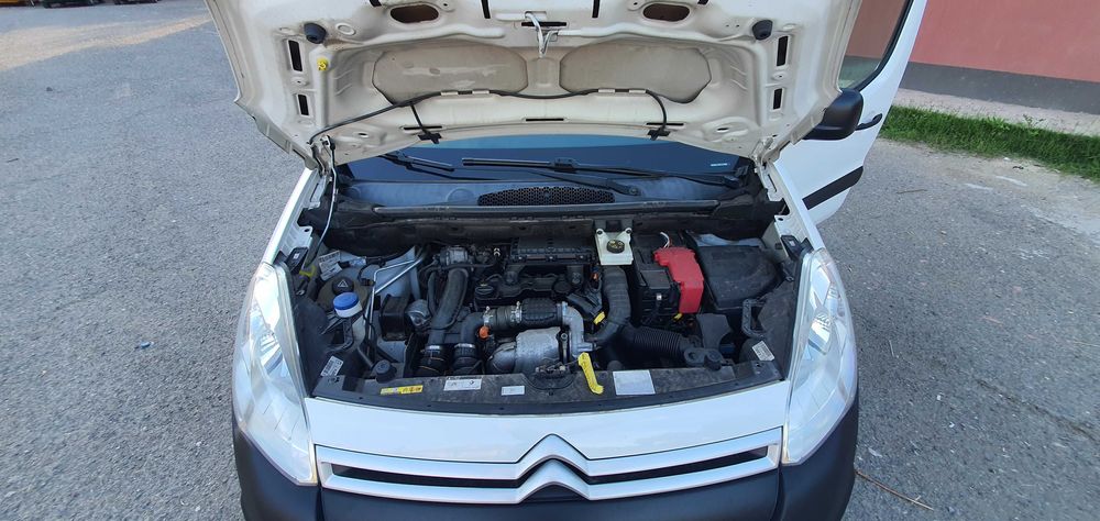 Citroën berlingo 1.6hdi. 2016г.