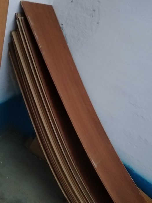 ОТДАМ ДАРОМ  декор. панели (16-17) штук и дверь. Самовывоз