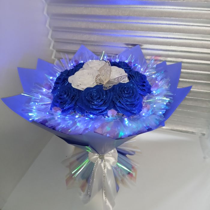 Светящийся букет роз