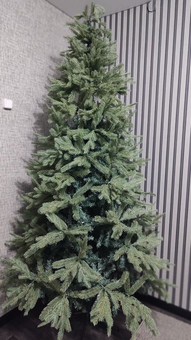 Продам ель 2,40 см