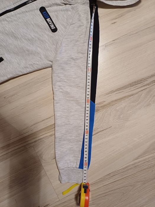 Запазено горнище LC Waikiki 134-140