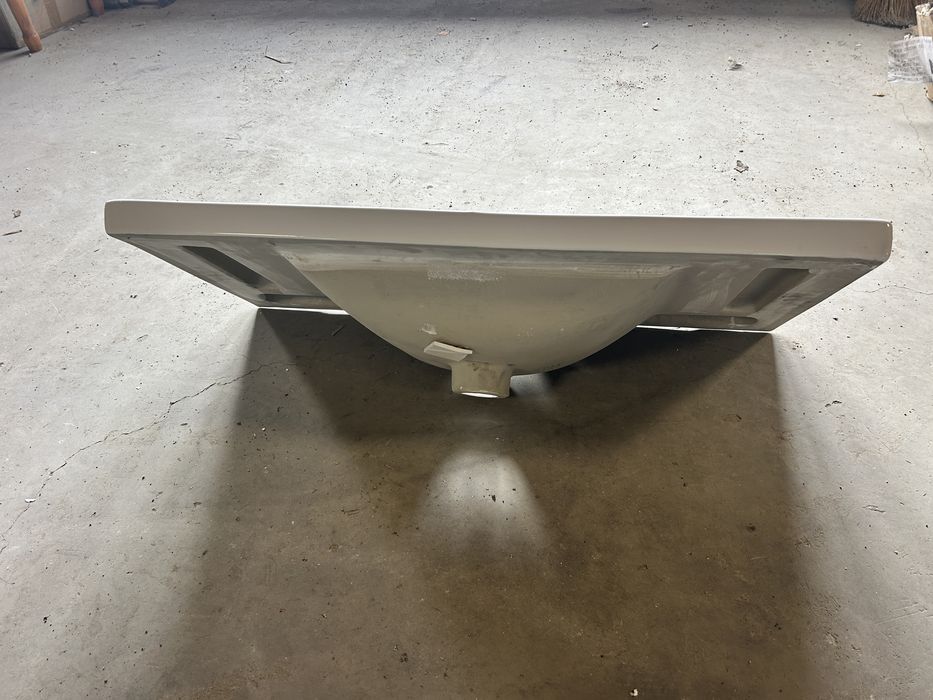 Chiuvete de baie suspendate / 1200x395 / 600x395