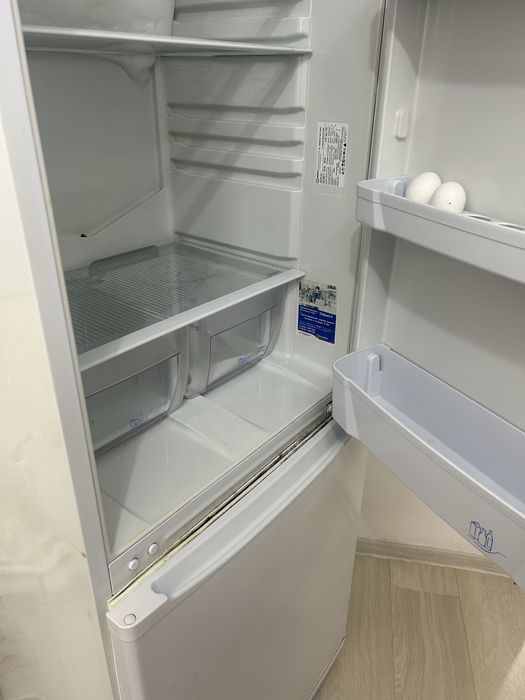 Холодильник сатылады жасап тұрған