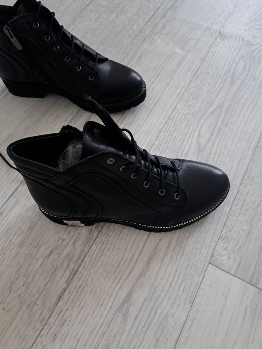 Продам кожанные ботинки