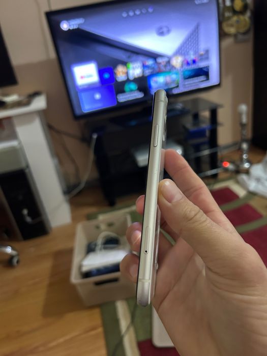 iPhone 11 оригнал катпайт легенда телефон