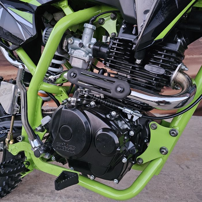 Motocicleta KXD Falcon 150cc 5viteze 19/16 bord digital