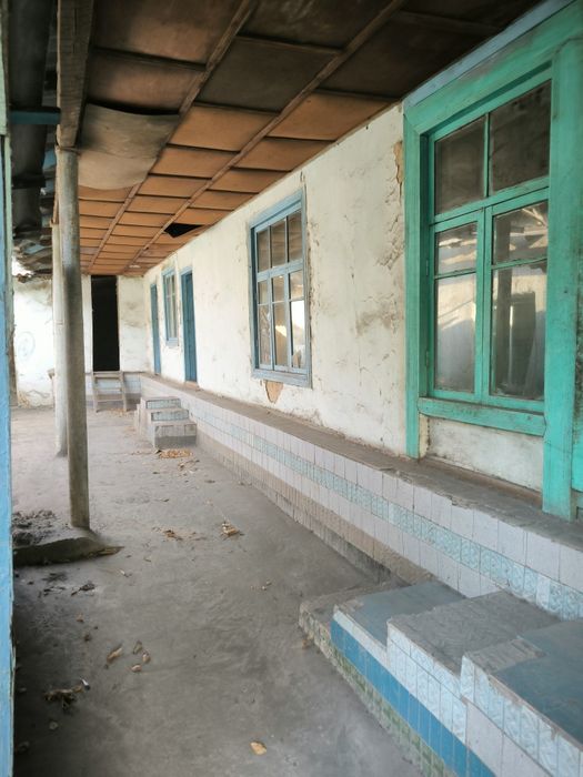 Ховли уй жой сотилади