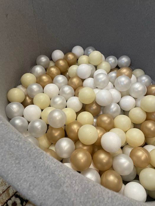 Сухой бассейн с шариками