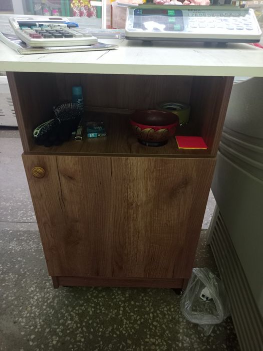Прилавок срочно.