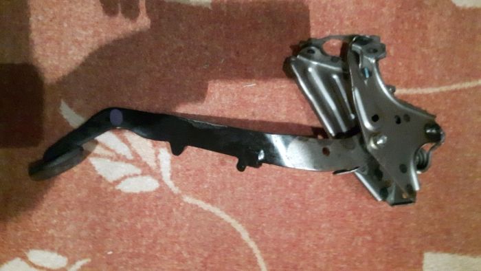 Педалал за съединителя за Тойота Авенсис