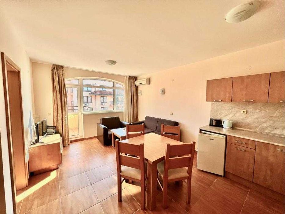 Продава се Двустаен апартамент в к.к. Слънчев бряг - 67 кв.м за 1075 €/кв.м - Снимка #1