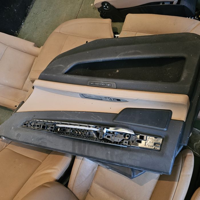 BMW F01 Кожен салон в добро същоияние и работещ Ел и дисплеи 1000лв с