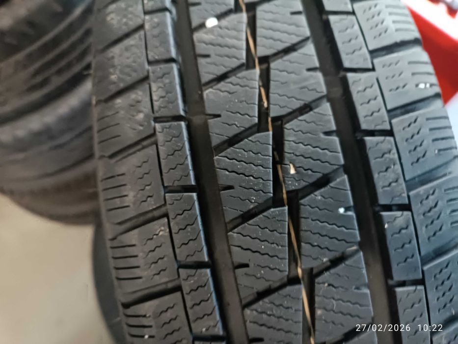 2бр.зимни гуми 195/65/16C Falken