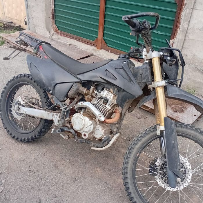 Продам мотоцик 250 кубов