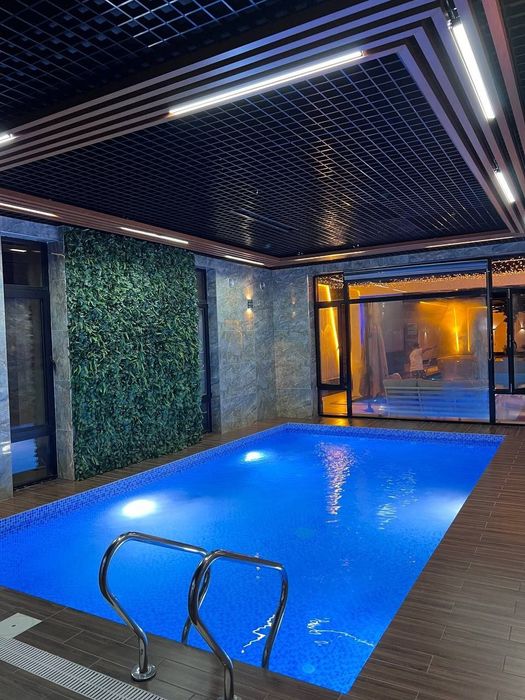 15 кишилик Абу Даби Чорбогда жойлашган