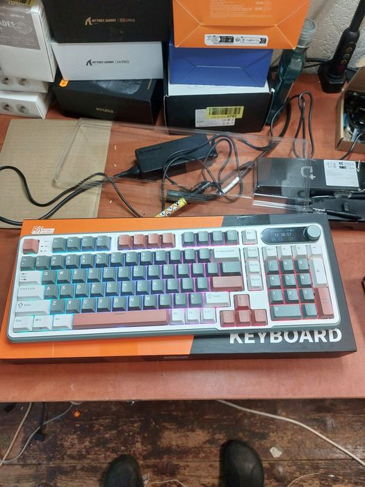 Tastatura gaming argb mecanica Royal Kludge S98 noua la cutie,98% US