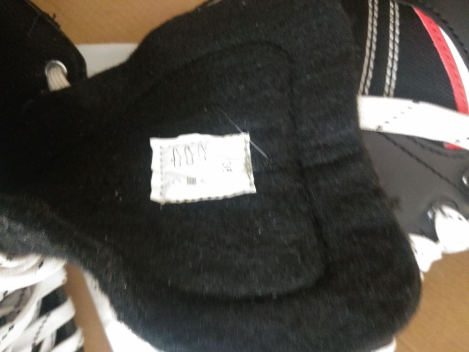 Коньки хоккейные