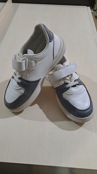 Продаётся обувь для девочки