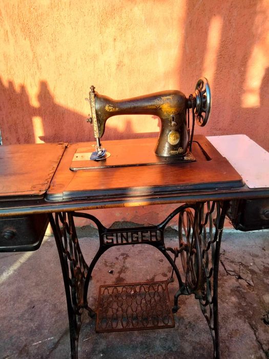 Masina de cusut veche functionabila