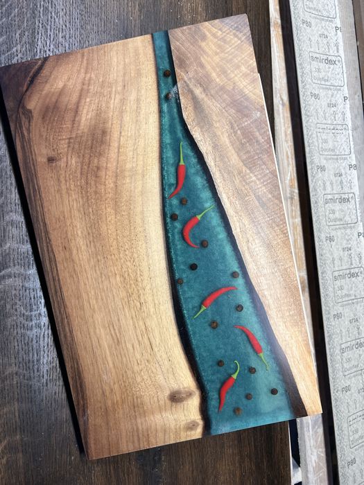 Уникални дъски за рязане и сервиране на мезета от орех и дъб