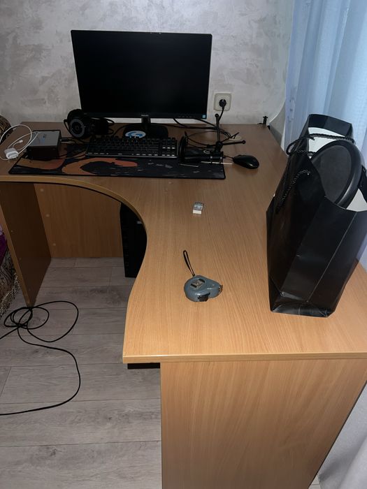 Компьютерный стол
