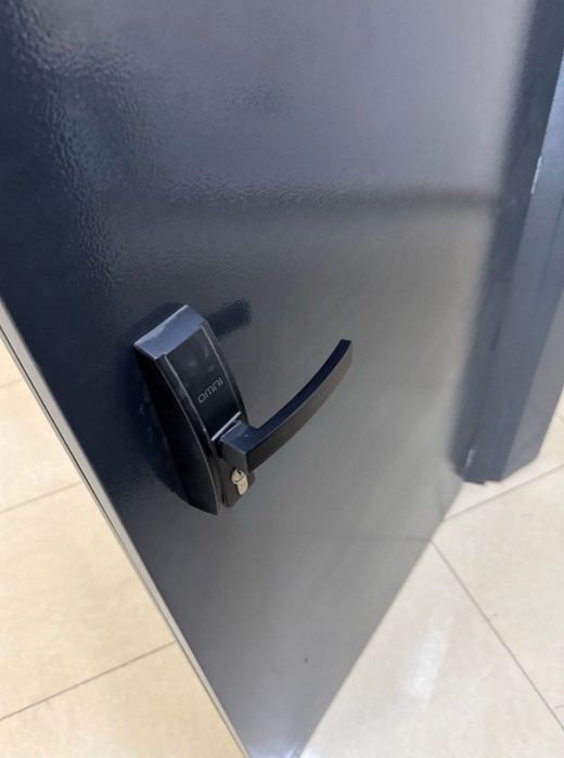 Противопожарная двери EI 60/90 сертифицирована.