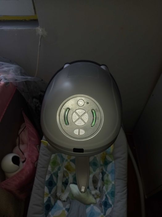 Leagăn electric bebelușul