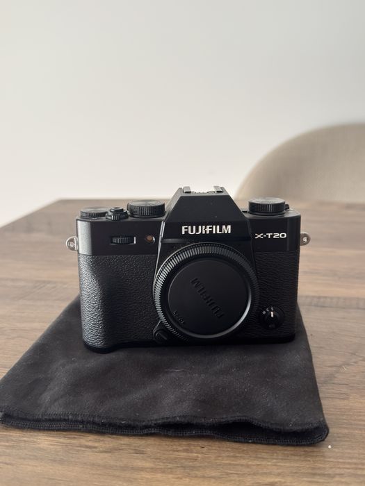 Vand Fujifilm X-T20 si obiectiv Fujifilm 23mm f2