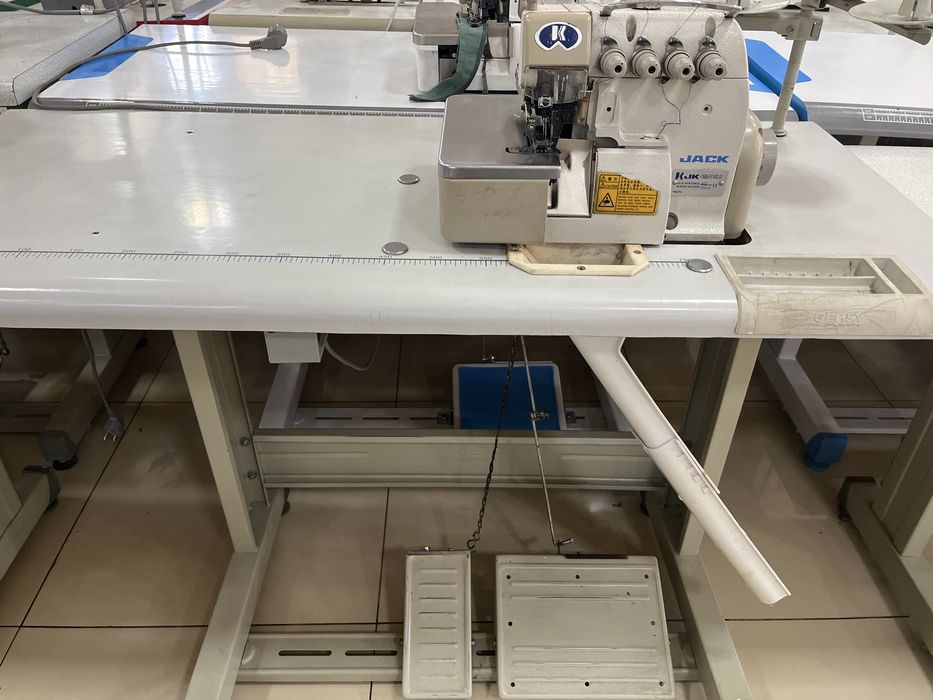 Jack 768B-4. Оверлок