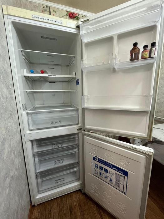 Продам холодильник Samsung