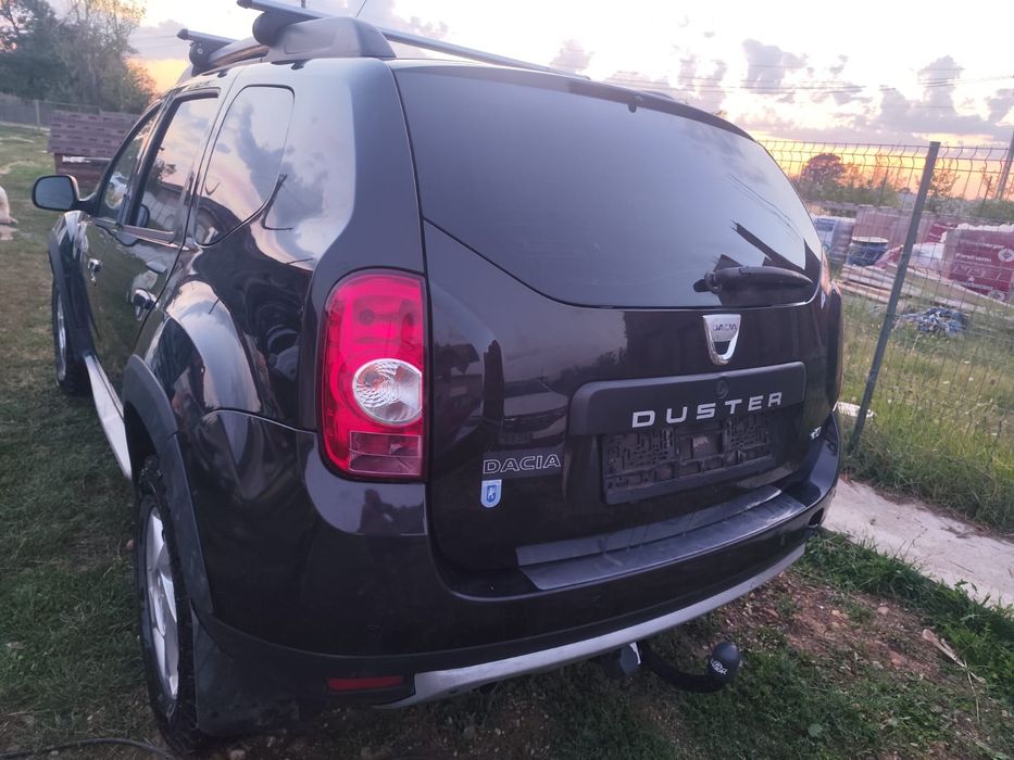 Vând Dacia Duster