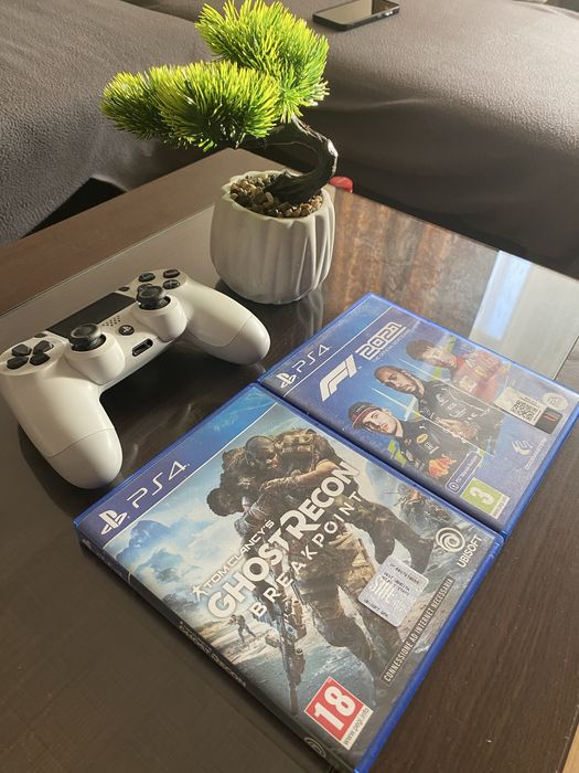 Vând playstation 4 slim