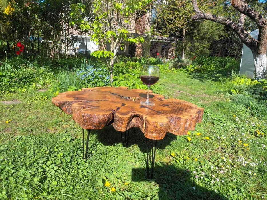 Арт холна маса от масивно дърво