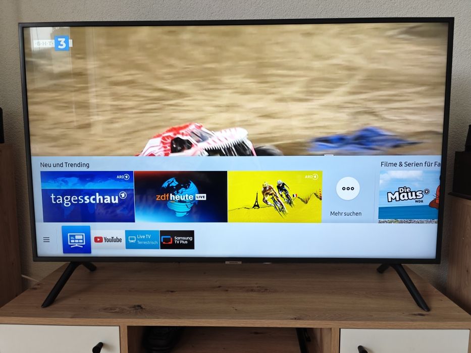 Samsung 49" (124 см) 4K UHD Smart TV UE49NU7179U