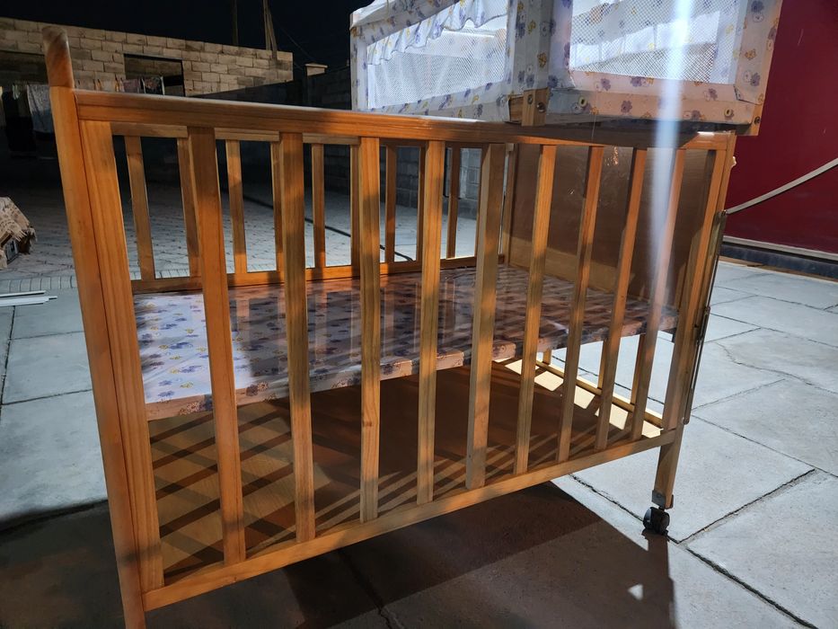 Детская кровать б/у