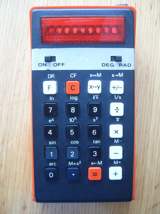 ELKA 135M електротен калкулатор от 70-те