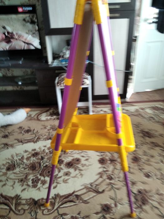 Продам детский мольберт б/у