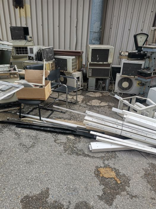 Почистване на мазето и тавана