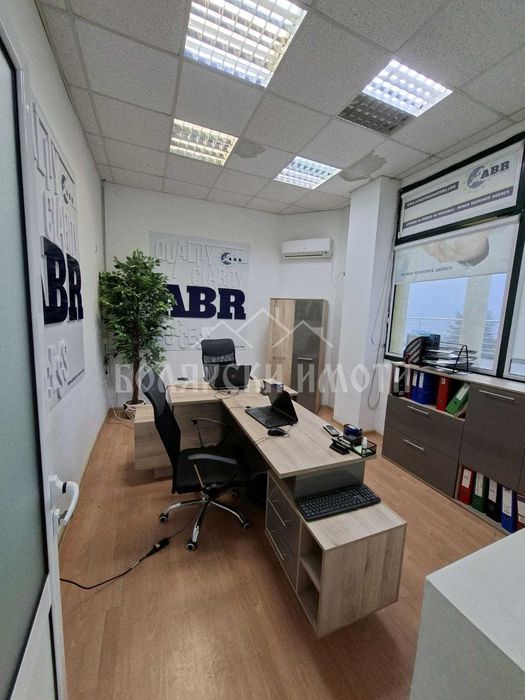 Дава се под наем Офис в Велико Търново, Колю Фичето - 94 кв.м за 498.27 € - Снимка #3