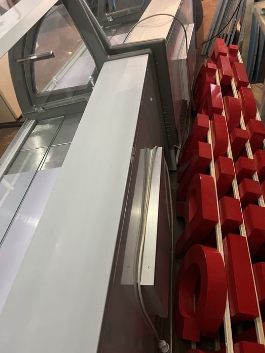 Продам холодильные витрины