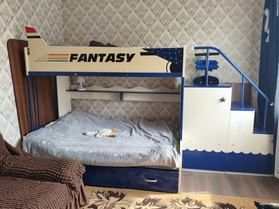 Двухъярусная кровать