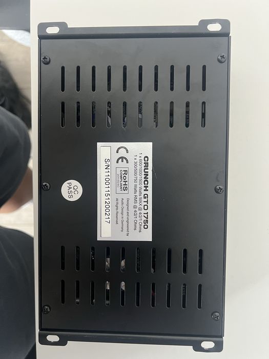 Amplificator auto crunch
