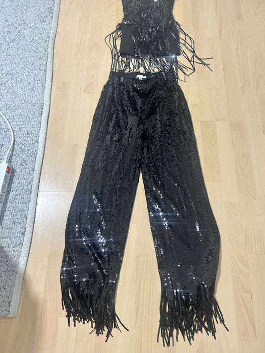 Costum  paiete  nou
