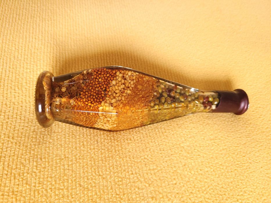 Sticlă cu semințe pentru decorarea bucătăriei - Sporul casei