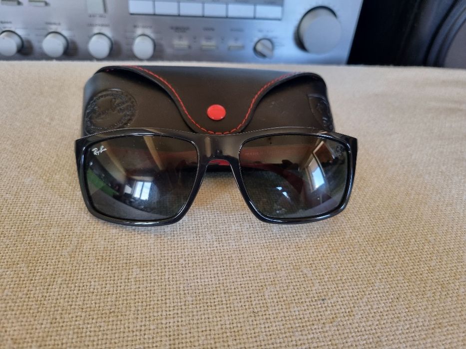 Ochelari de soare Ray Ban Scuderia Ferrari RB 4228 M. Putin utilizati