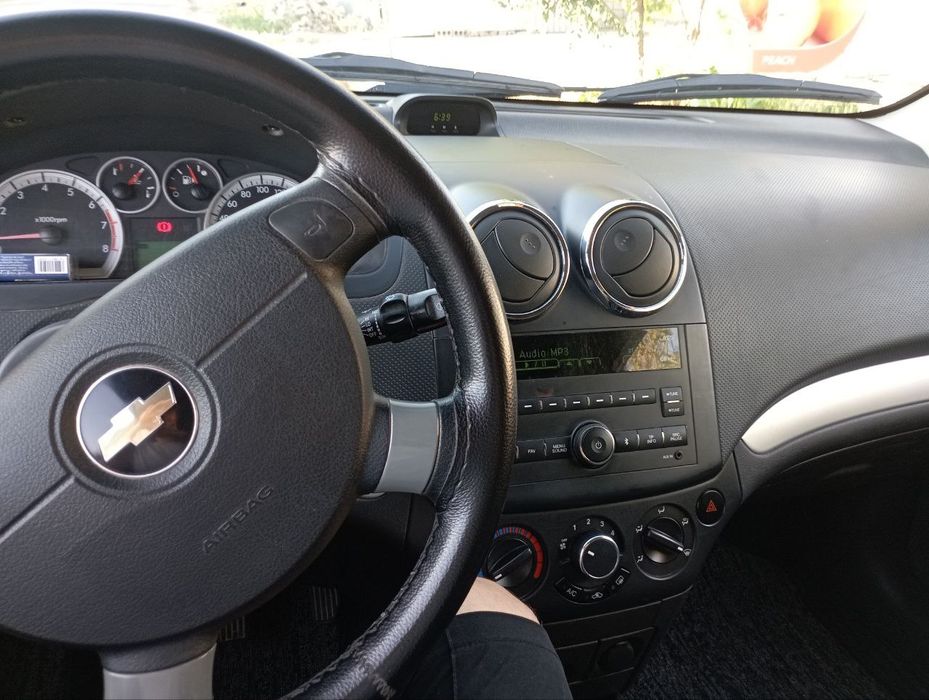 Продаётся нексия -3