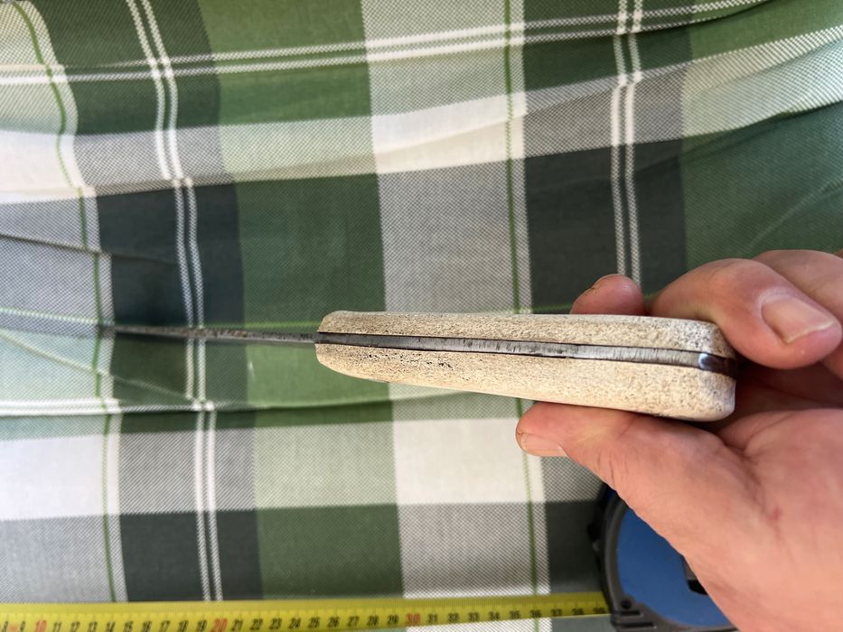 Стоманен нож с костна дръжка