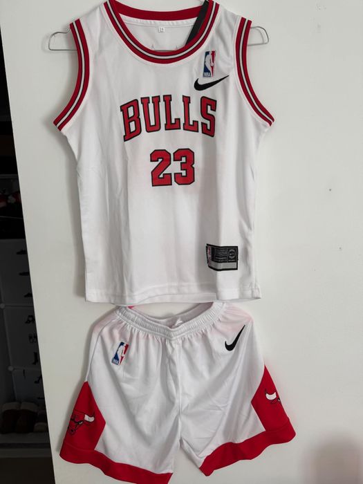 Costum sport mărimea :22,24,26,28